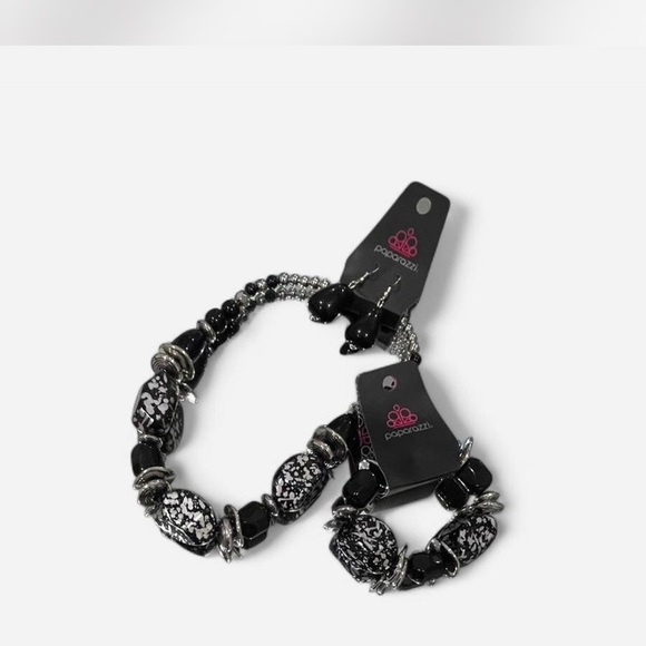 Paparazzi Black and Silver Jewelry Set - Picture 2 of 3